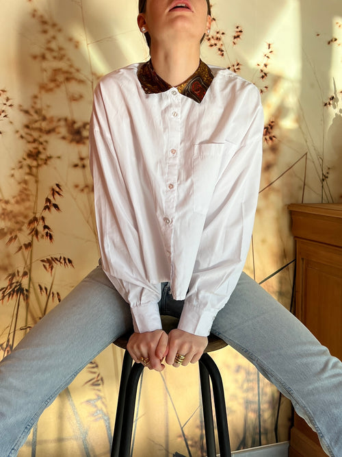 Chemise blanche col en foulard marron