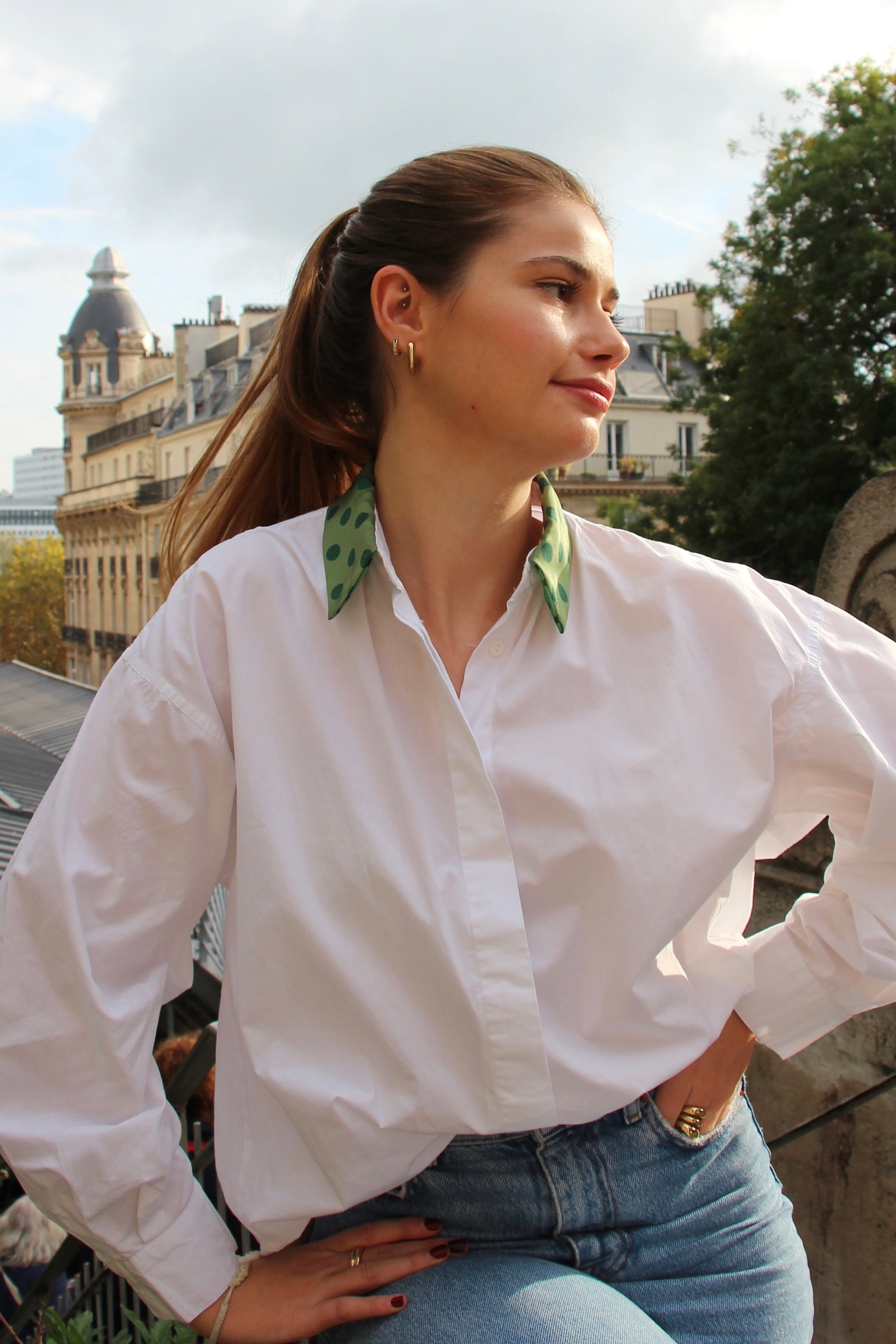 Chemise col en foulard vert 