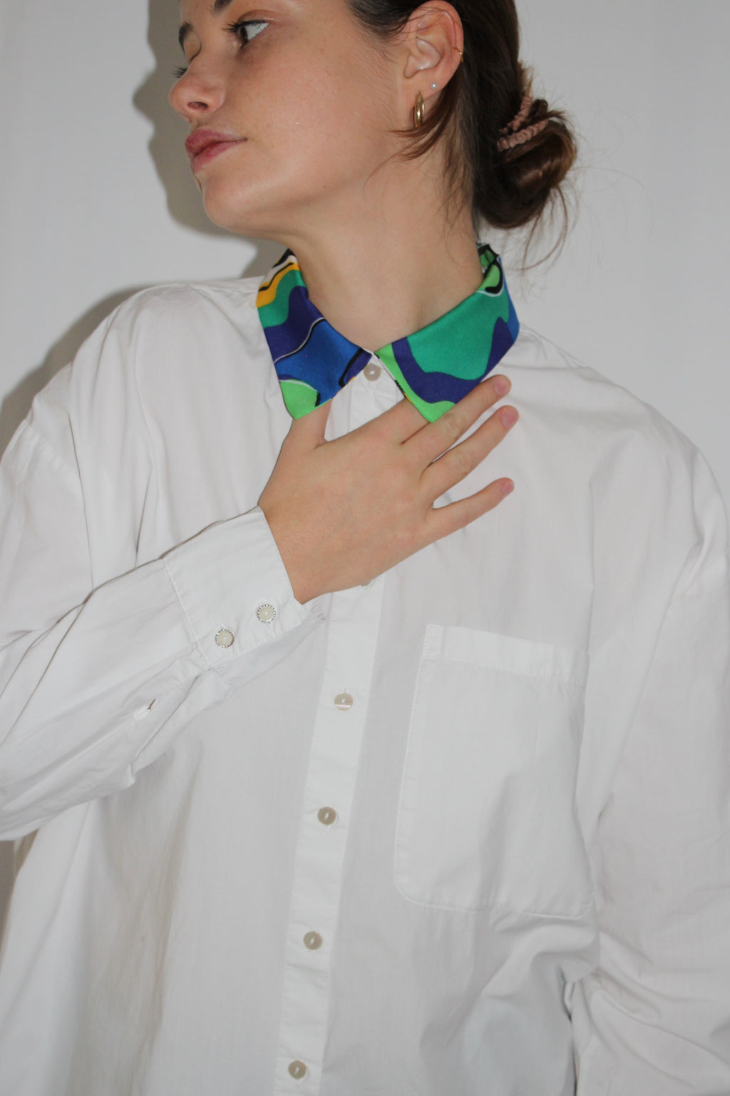 Chemise col bleu vert jaune