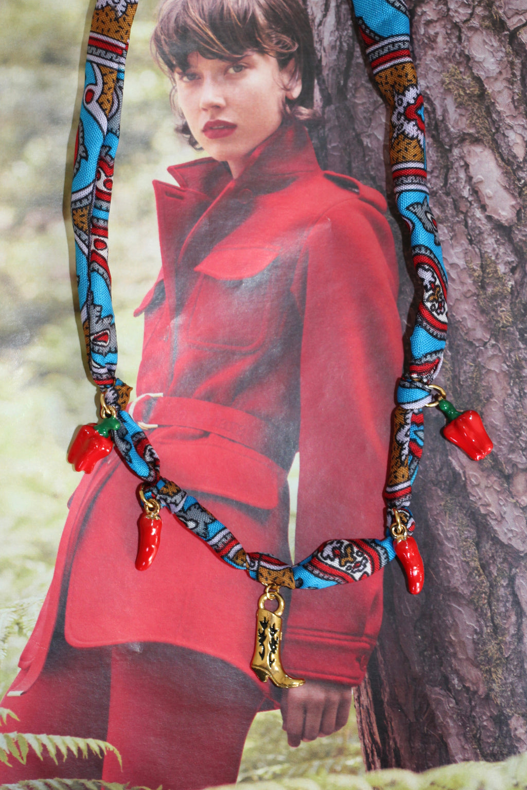 Collier en foulard avec charms