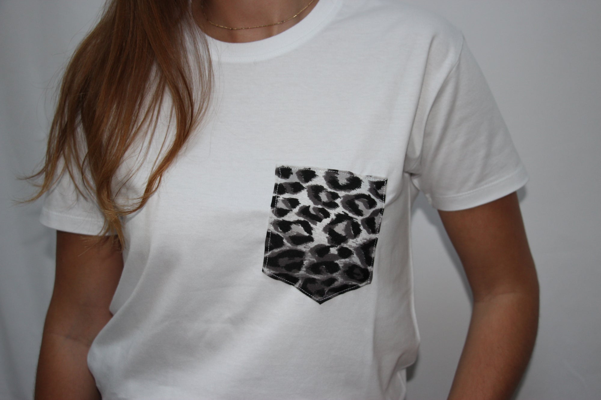 T-shirt poche en foulard