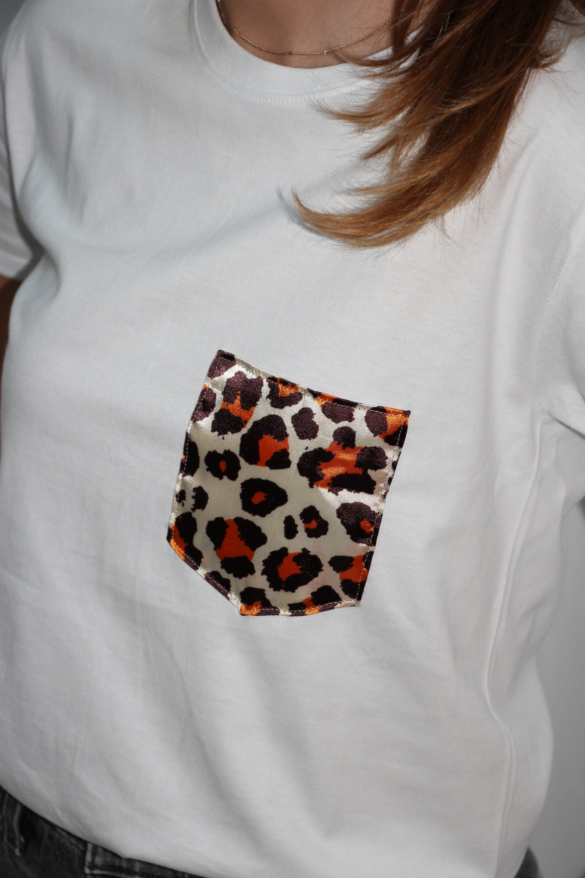 T-shirt poche en foulard