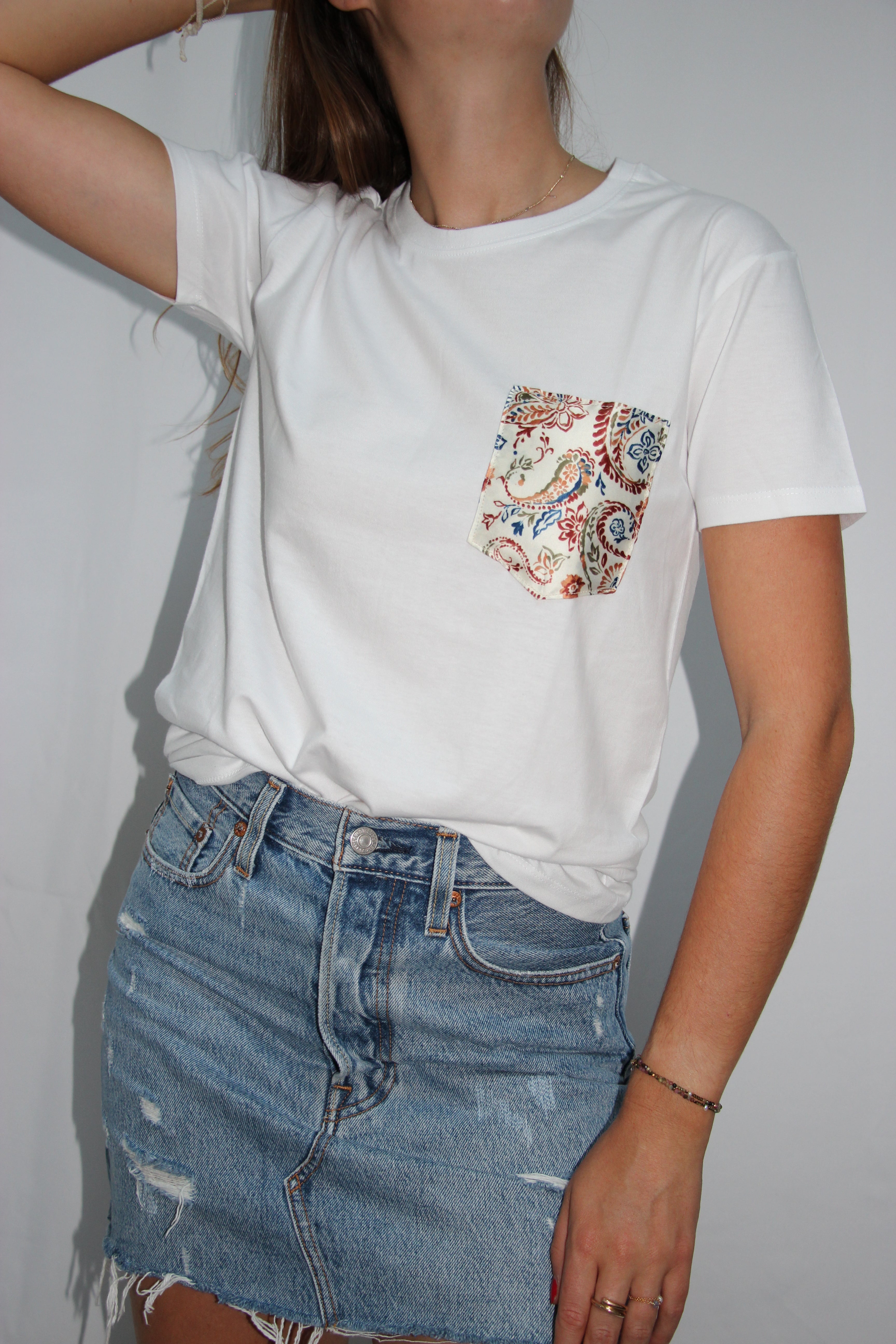 T-shirt poche en foulard beige