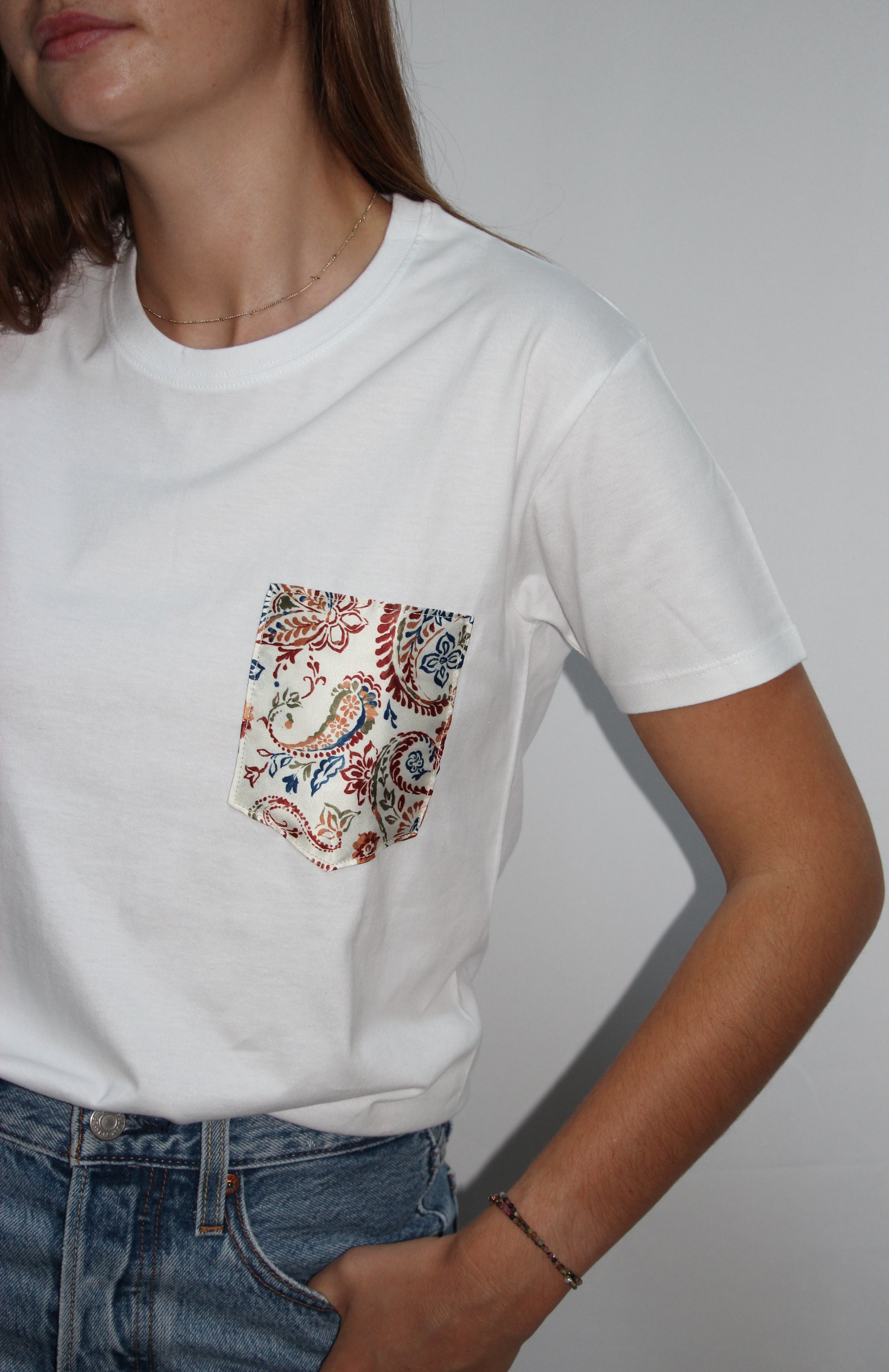 T-shirt poche en foulard beige