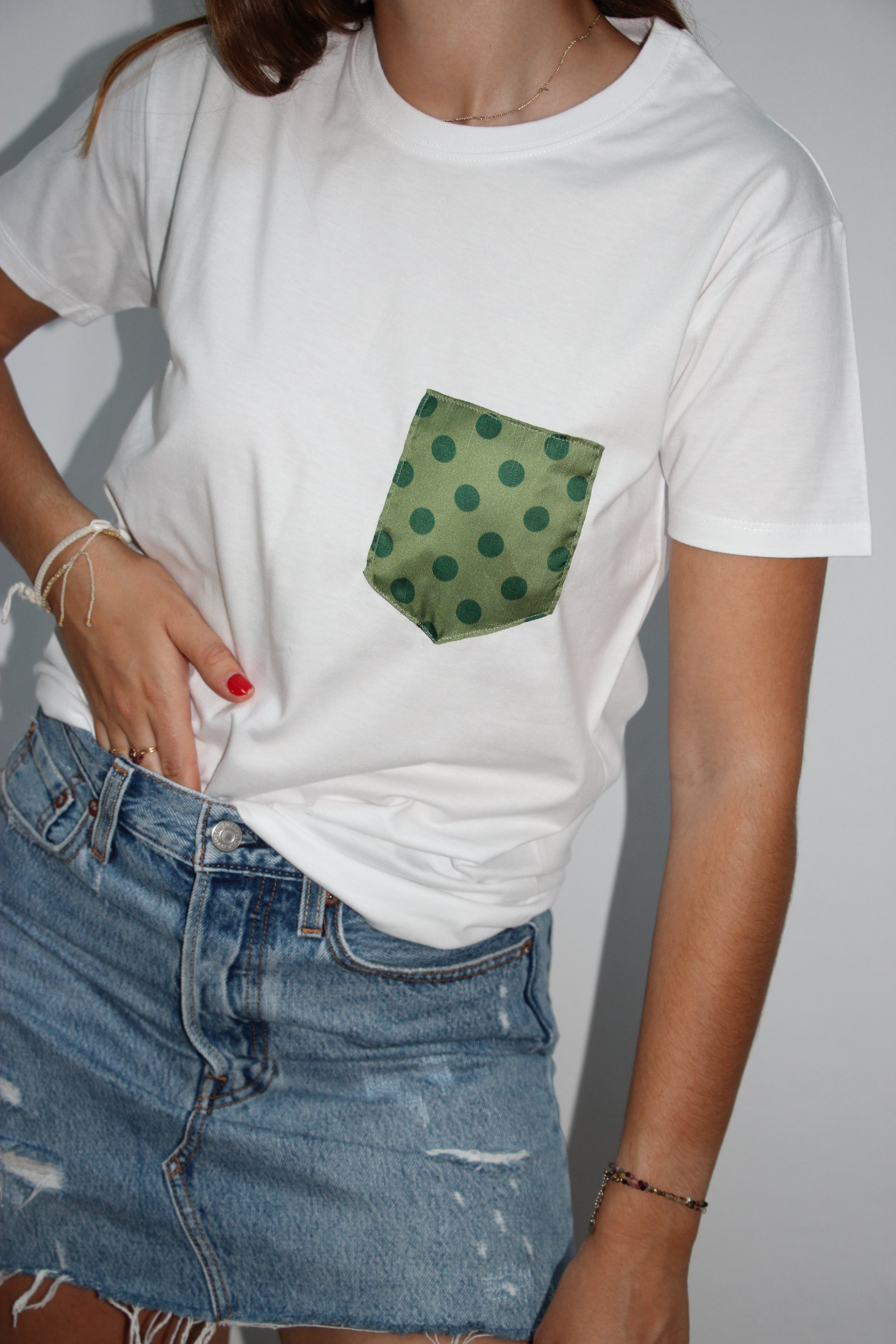 T-shirt poche en foulard verte