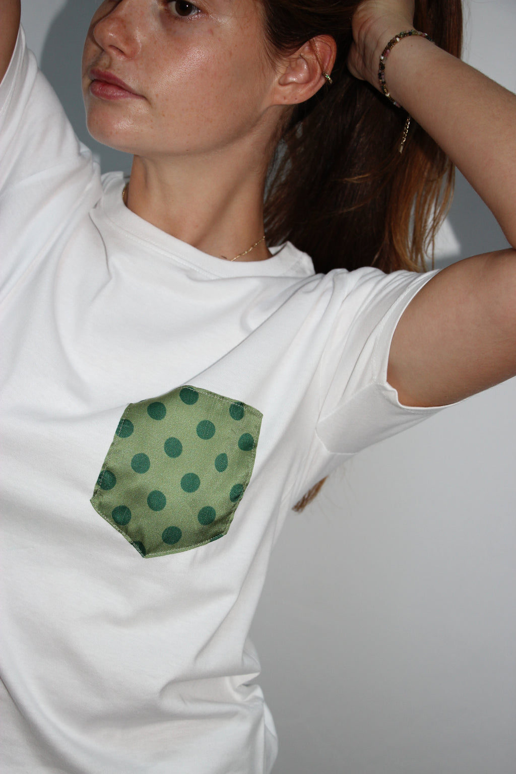 T-shirt poche en foulard verte