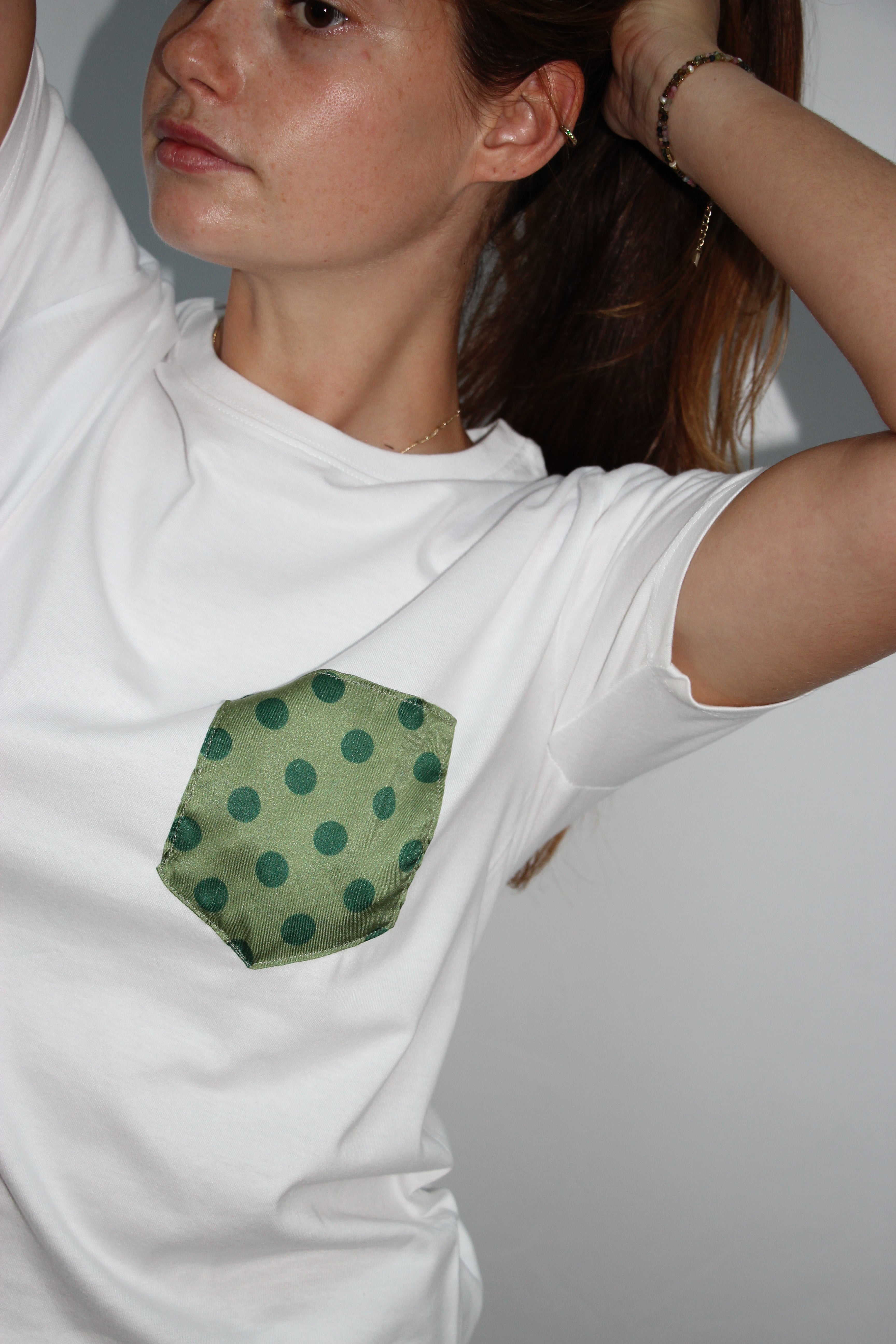 T-shirt poche en foulard verte