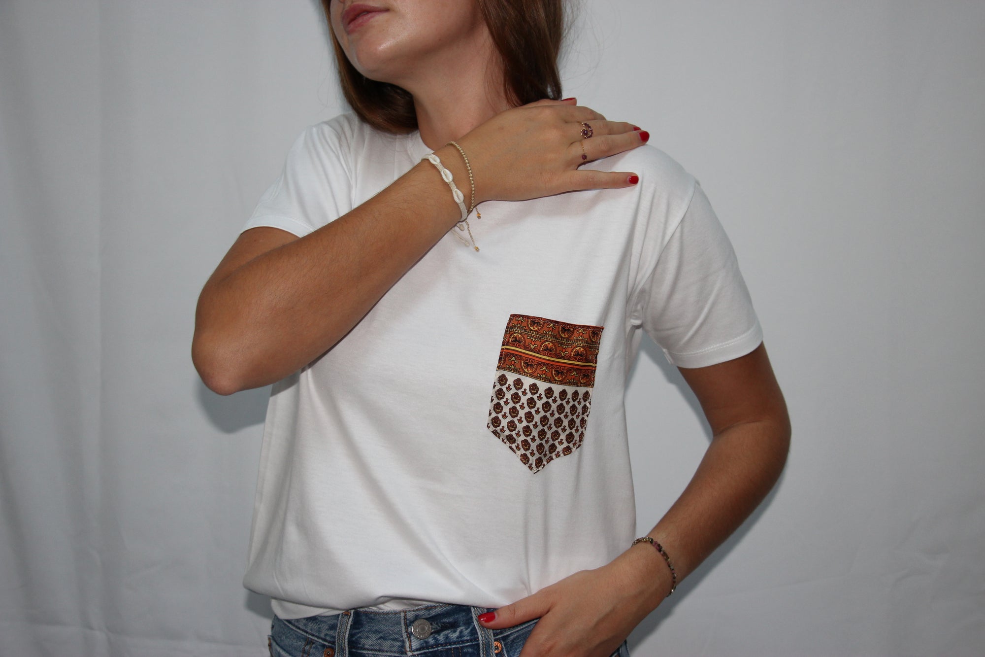 T-shirt poche en foulard
