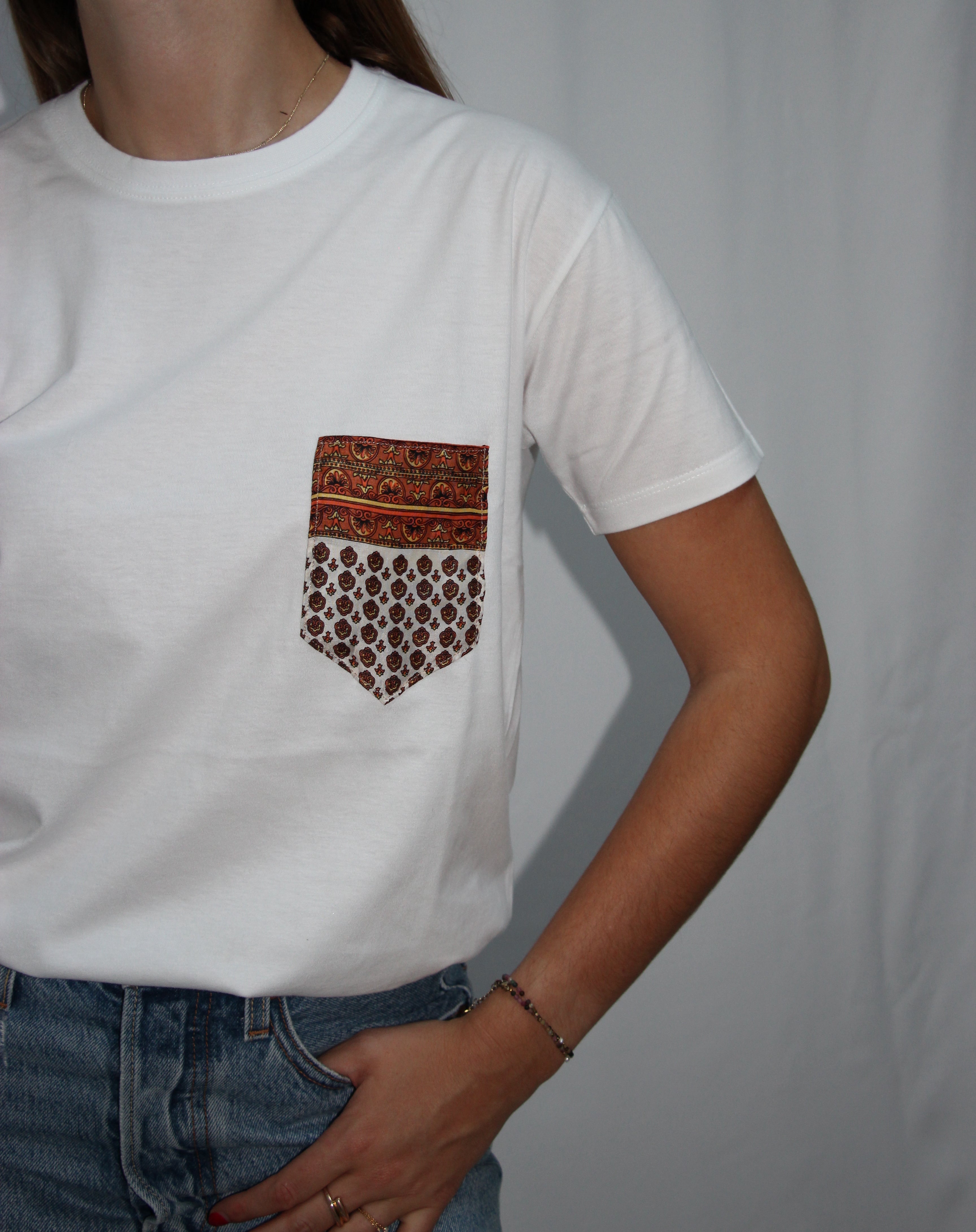 T-shirt poche en foulard beige