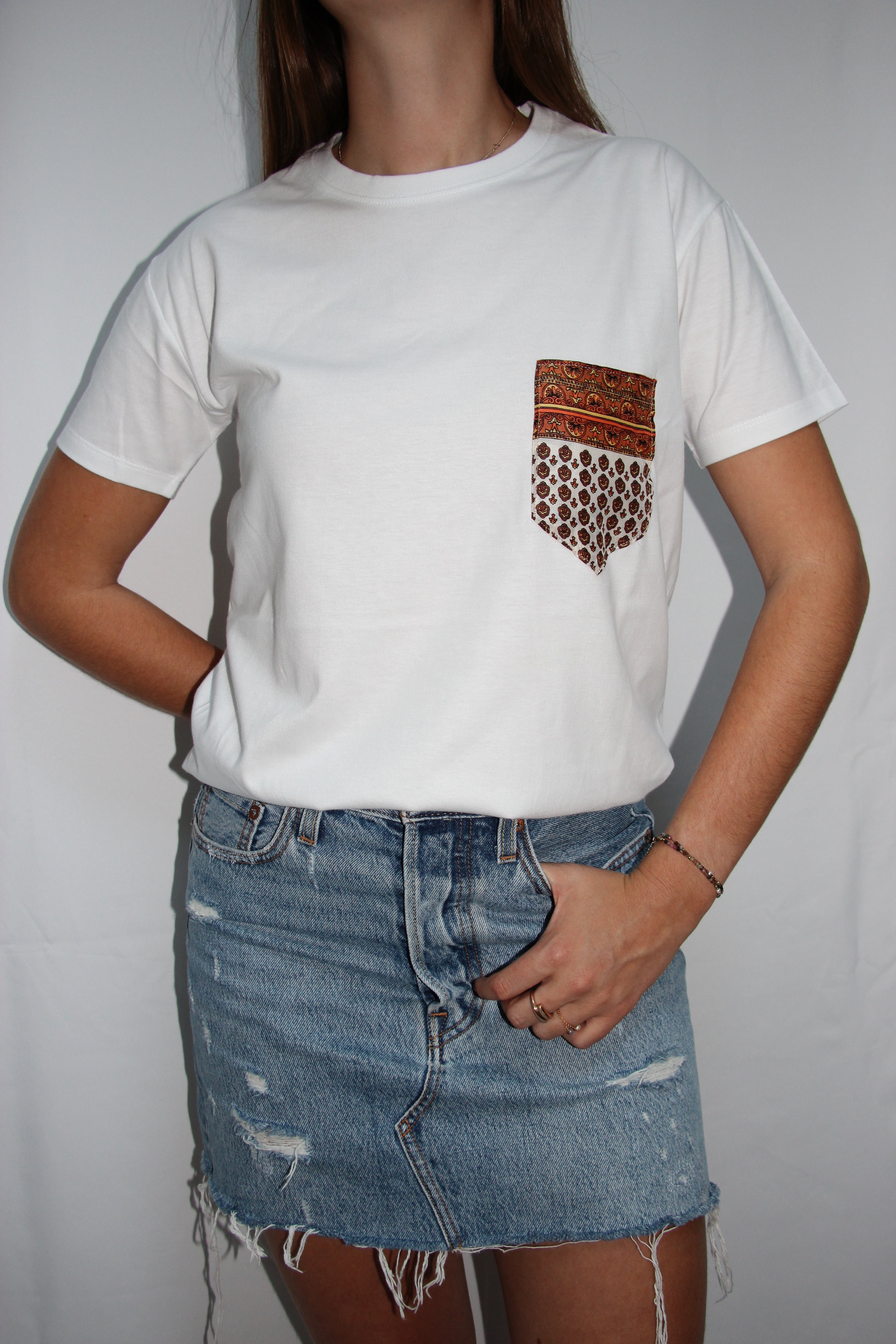 T-shirt poche en foulard beige