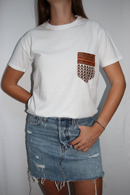 T-shirt blanc unisexe upcyclé