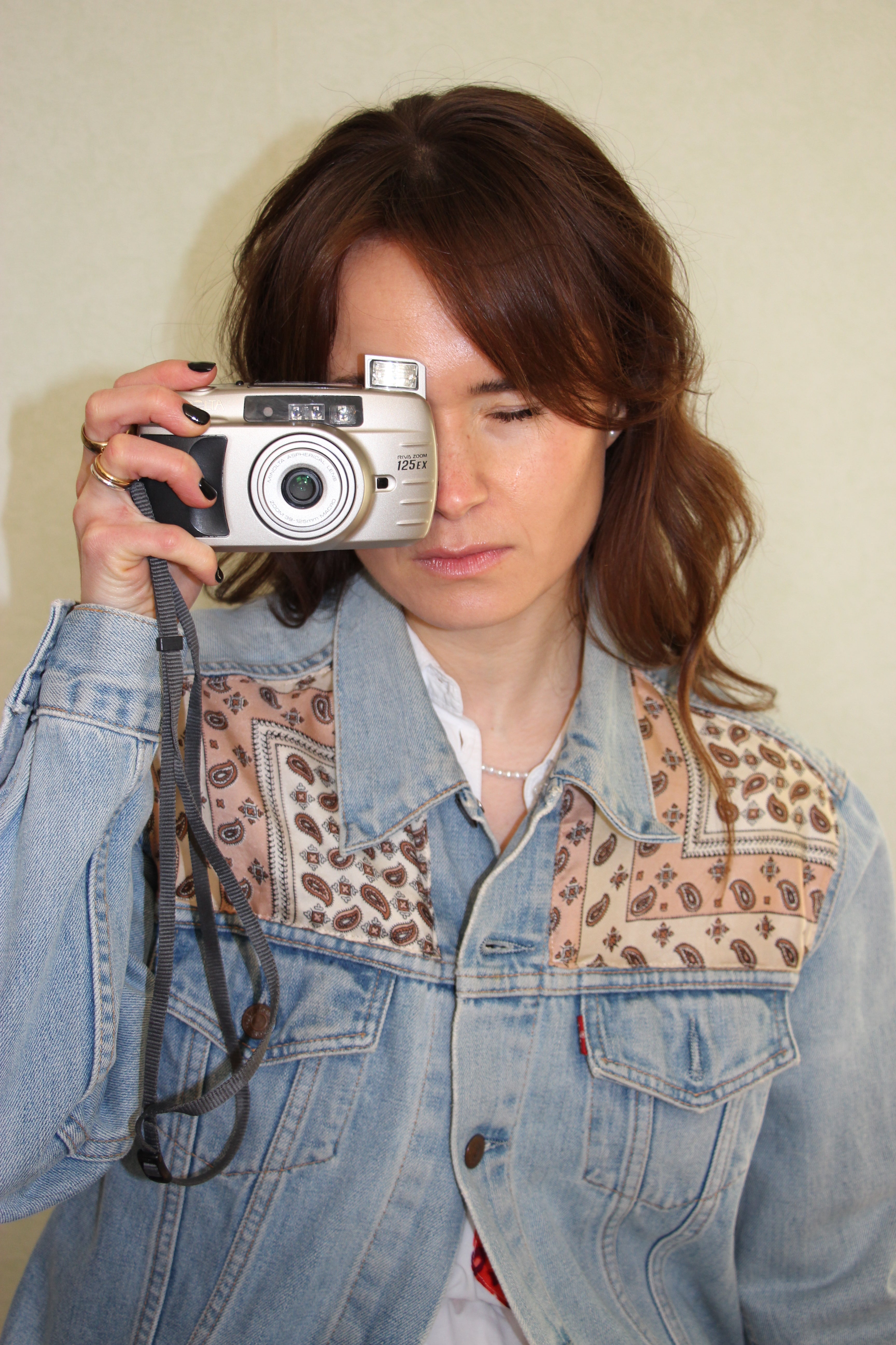 veste levis upcyclé avec du foulard